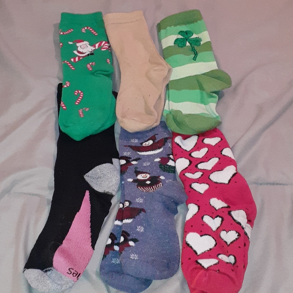 6  pair of socks